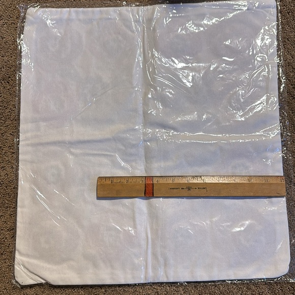 Pair of Hand Needlepoint Floral Pillow Covers! 🌺 - Picture 3 of 3